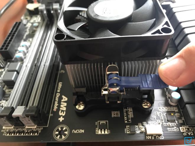 Securing CPU heatsink