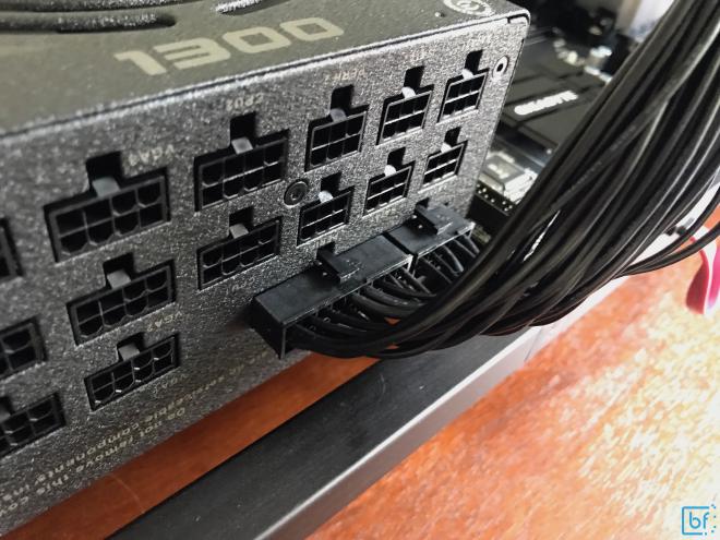 Motherboard power supply connection